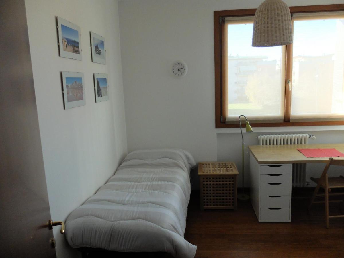 Moderno Trilocale Laura Apartment Далмине Екстериор снимка